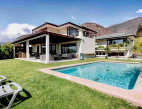 LUX BIG HOUSE & GARDEN LAS CONDES, as in the country but in the city